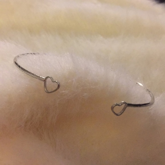 ❤️Sale❤️minimalist heart bracelet cuff - Picture 2 of 3